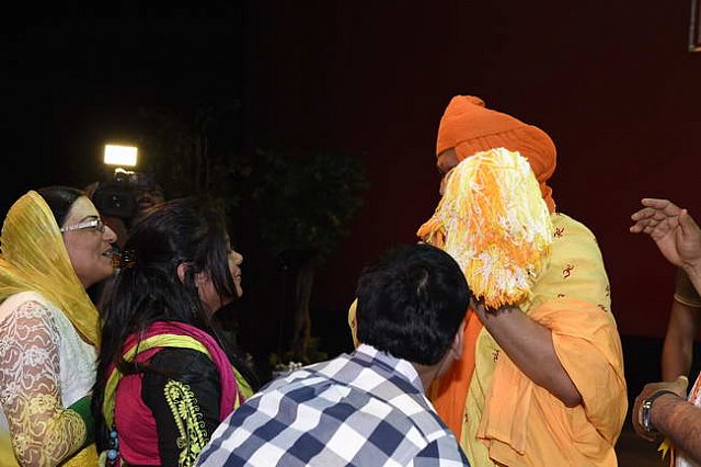 Gurudev1-7-12-14-8729-DDeRosaPhoto