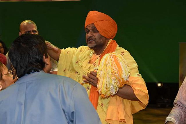 Gurudev1-7-12-14-8734-DDeRosaPhoto