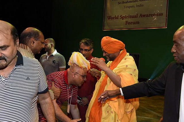 Gurudev1-7-12-14-8778-DDeRosaPhoto