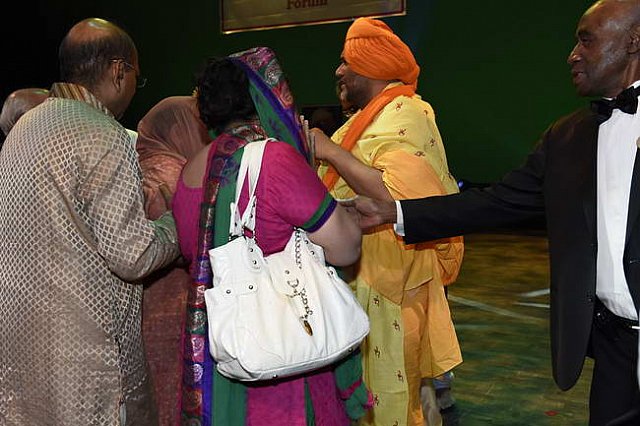 Gurudev1-7-12-14-8793-DDeRosaPhoto