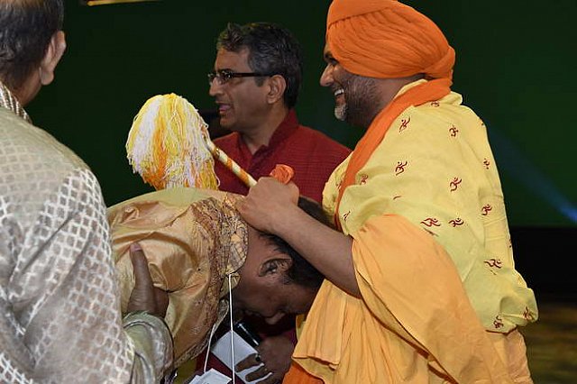 Gurudev1-7-12-14-8813-DDeRosaPhoto