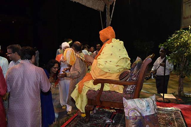 Gurudev1-7-12-14-8884-DDeRosaPhoto