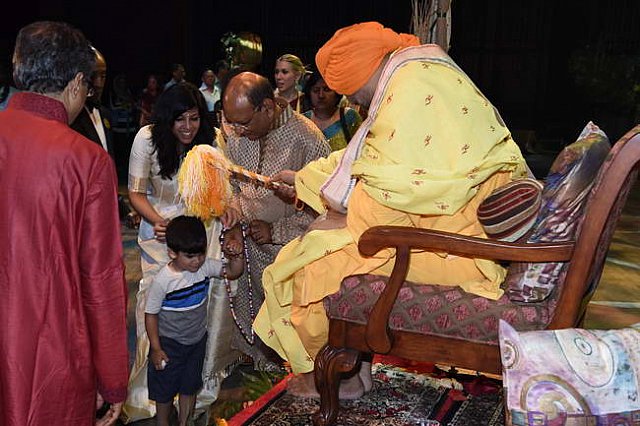 Gurudev1-7-12-14-8943-DDeRosaPhoto