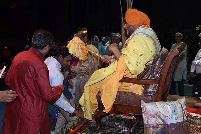 Gurudev1-7-12-14-8955-DDeRosaPhoto