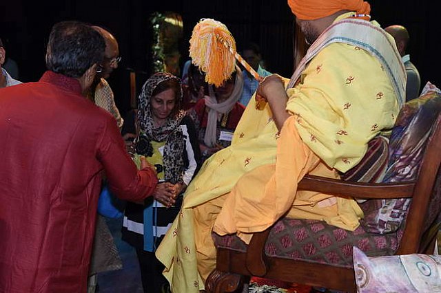 Gurudev1-7-12-14-8969-DDeRosaPhoto