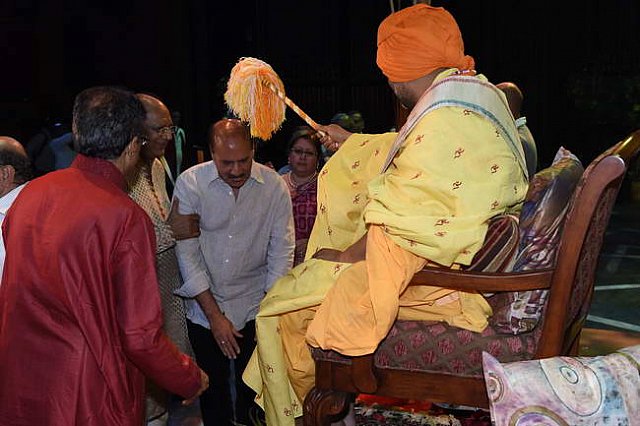 Gurudev1-7-12-14-8976-DDeRosaPhoto