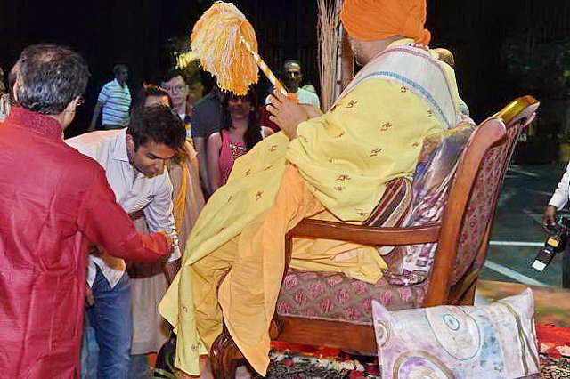 Gurudev1-7-12-14-8986-DDeRosaPhoto