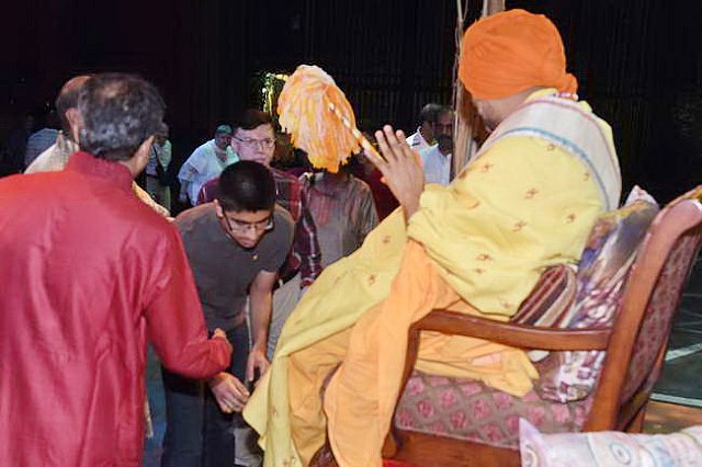 Gurudev1-7-12-14-8989-DDeRosaPhoto