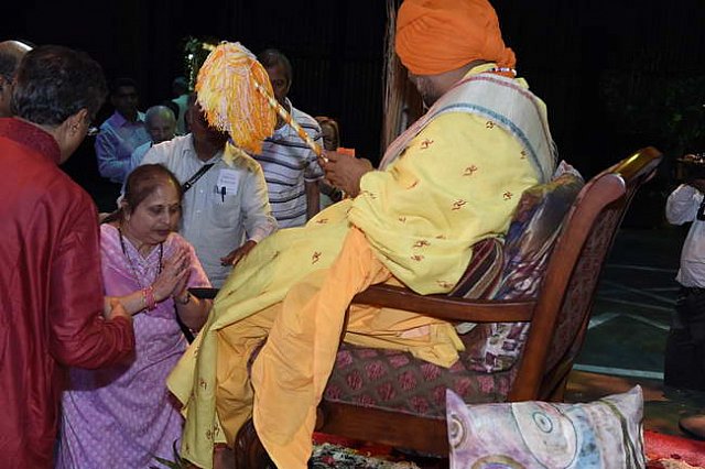 Gurudev1-7-12-14-8995-DDeRosaPhoto