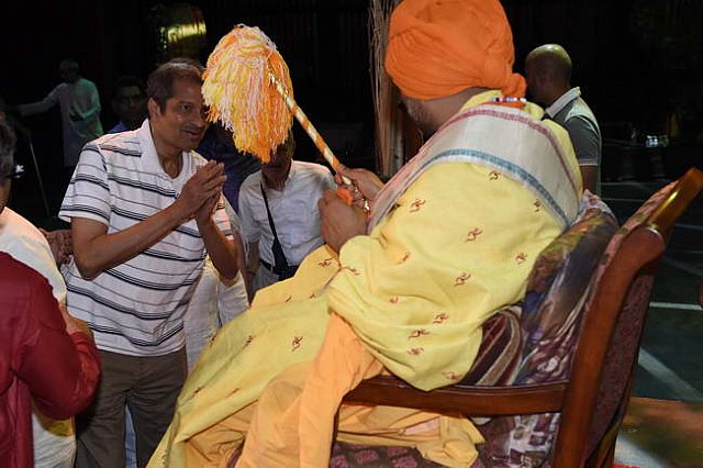 Gurudev1-7-12-14-8997-DDeRosaPhoto