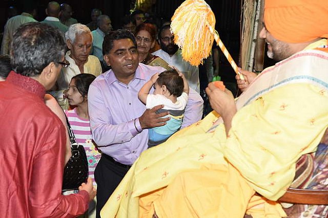 Gurudev1-7-12-14-9003-DDeRosaPhoto