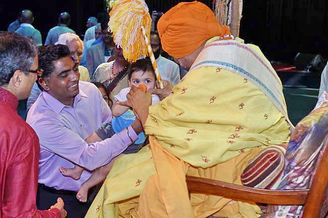 Gurudev1-7-12-14-9004-DDeRosaPhoto