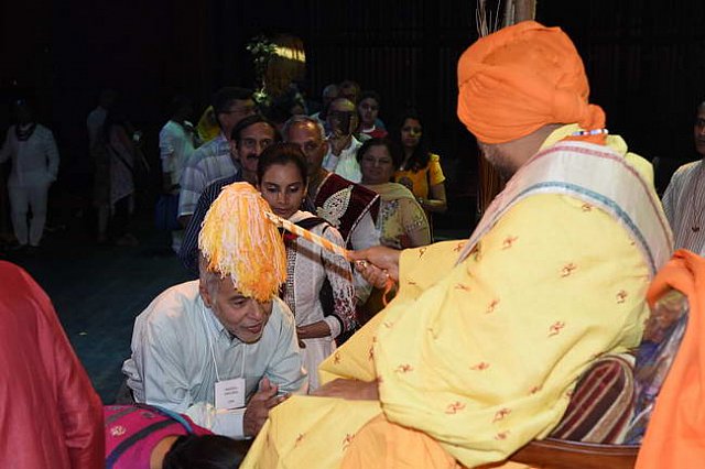 Gurudev1-7-12-14-9016-DDeRosaPhoto