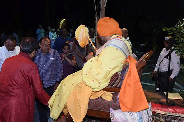 Gurudev1-7-12-14-9027-DDeRosaPhoto