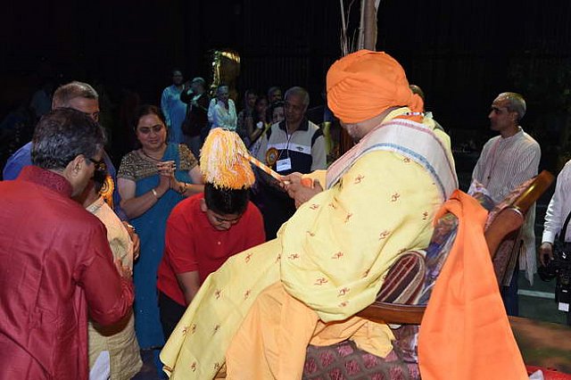 Gurudev1-7-12-14-9032-DDeRosaPhoto