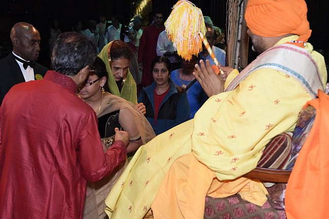 Gurudev1-7-12-14-9052-DDeRosaPhoto