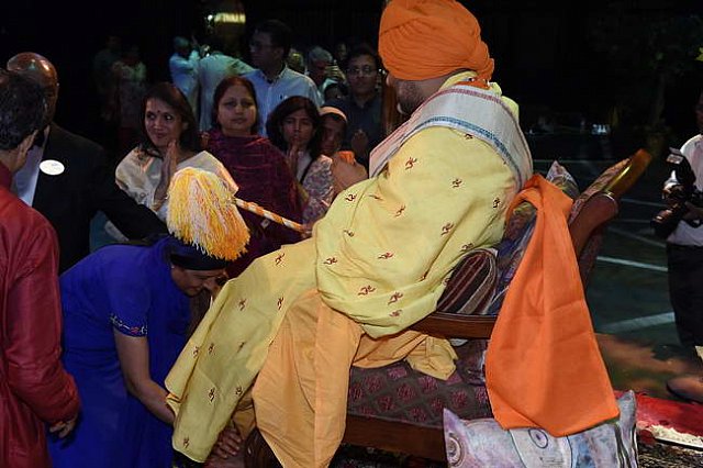 Gurudev1-7-12-14-9065-DDeRosaPhoto