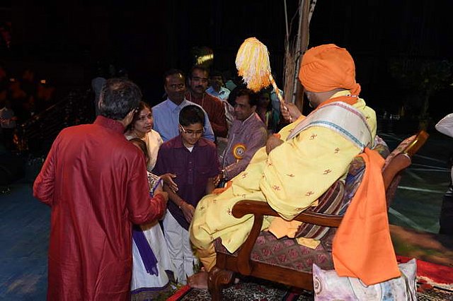 Gurudev1-7-12-14-9171-DDeRosaPhoto