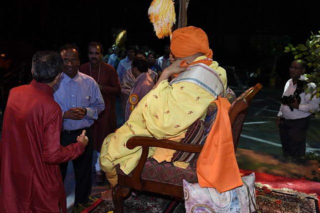 Gurudev1-7-12-14-9172-DDeRosaPhoto