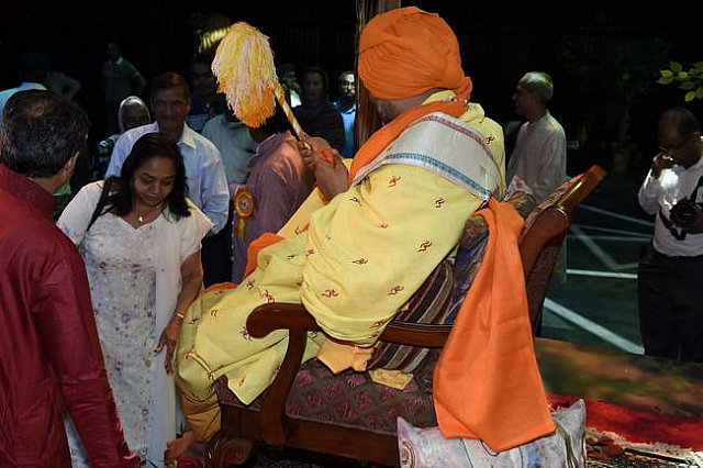 Gurudev1-7-12-14-9203-DDeRosaPhoto