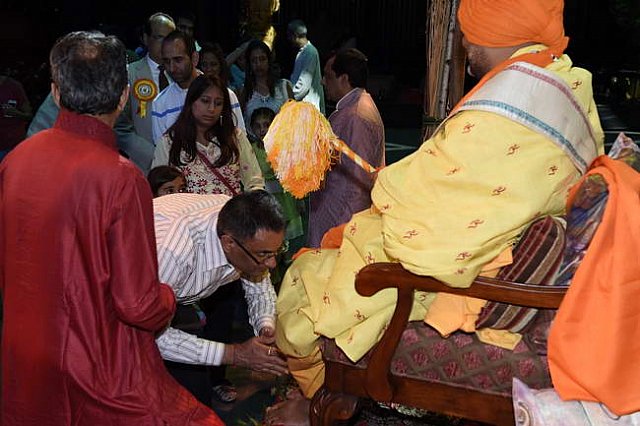 Gurudev1-7-12-14-9239-DDeRosaPhoto