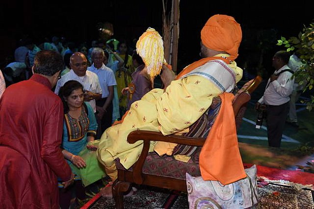 Gurudev1-7-12-14-9260-DDeRosaPhoto