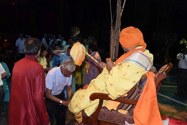 Gurudev1-7-12-14-9261-DDeRosaPhoto