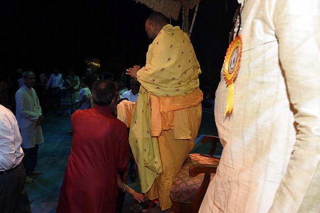 Gurudev1-7-12-14-9309-DDeRosaPhoto