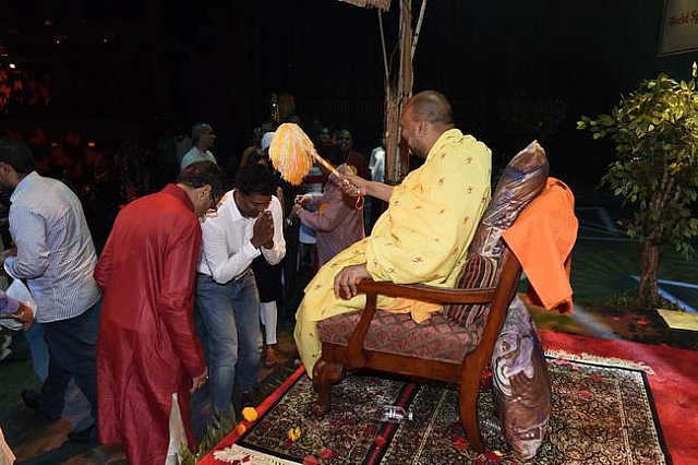 Gurudev1-7-12-14-9329-DDeRosaPhoto