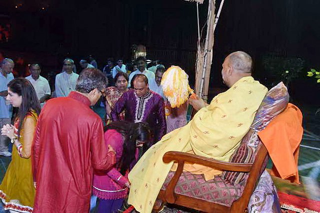 Gurudev1-7-12-14-9355-DDeRosaPhoto