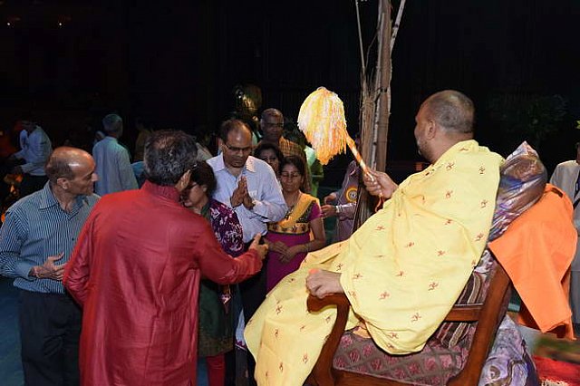 Gurudev1-7-12-14-9373-DDeRosaPhoto