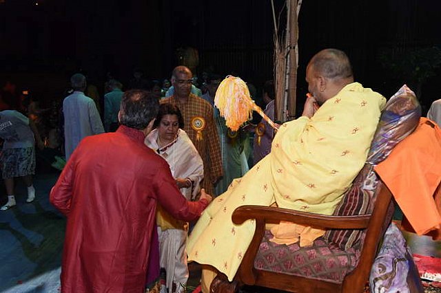 Gurudev1-7-12-14-9375-DDeRosaPhoto