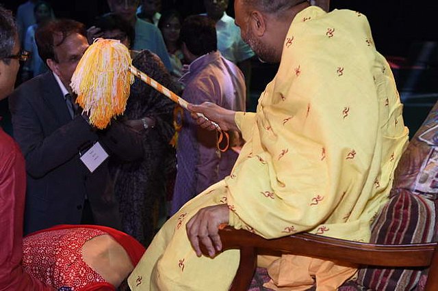 Gurudev1-7-12-14-9392-DDeRosaPhoto