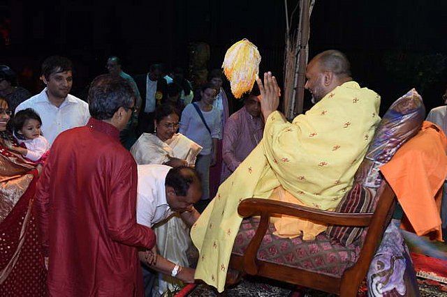 Gurudev1-7-12-14-9398-DDeRosaPhoto