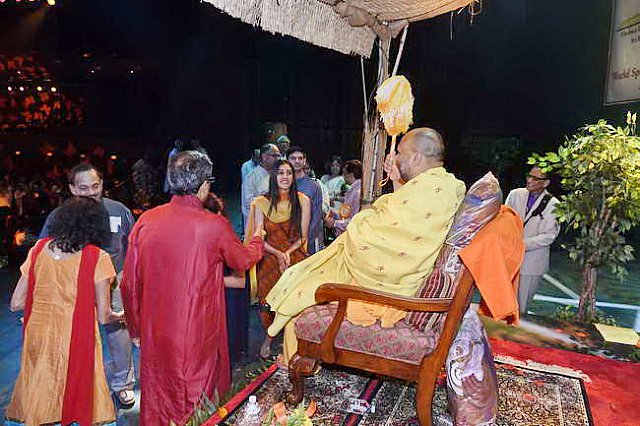 Gurudev1-7-12-14-9409-DDeRosaPhoto