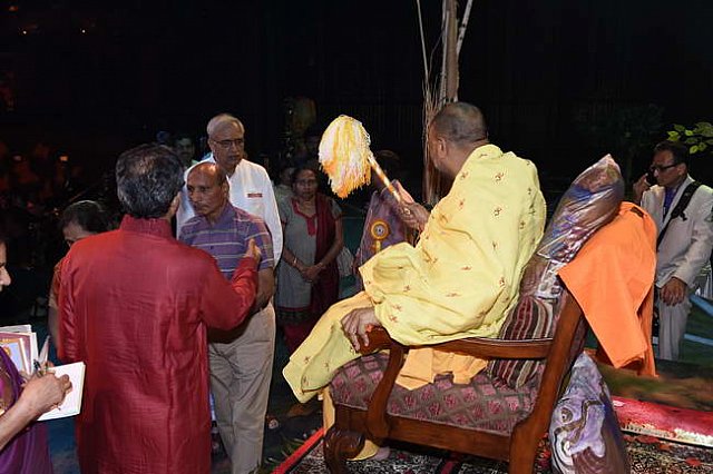 Gurudev1-7-12-14-9417-DDeRosaPhoto