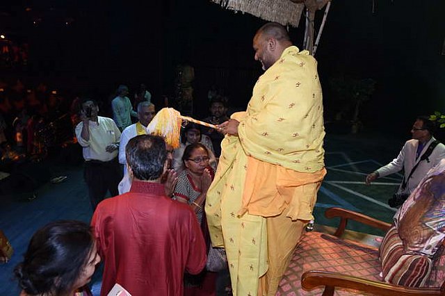 Gurudev1-7-12-14-9419-DDeRosaPhoto