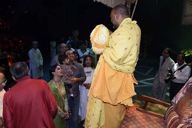 Gurudev1-7-12-14-9445-DDeRosaPhoto