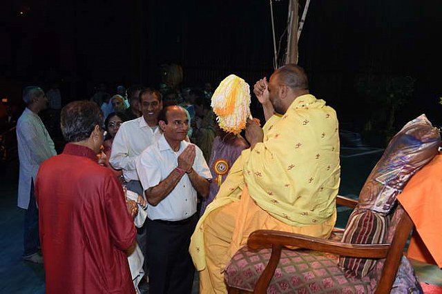 Gurudev1-7-12-14-9478-DDeRosaPhoto