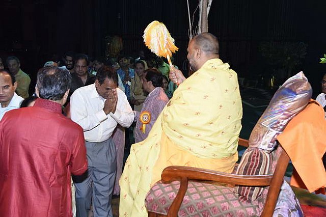 Gurudev1-7-12-14-9480-DDeRosaPhoto