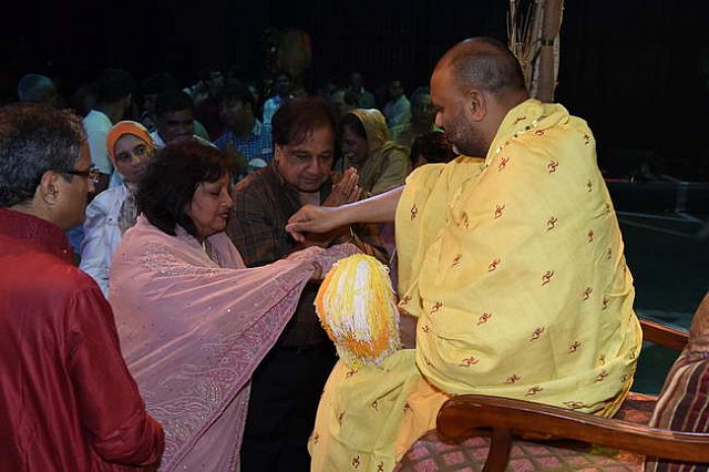 Gurudev1-7-12-14-9487-DDeRosaPhoto