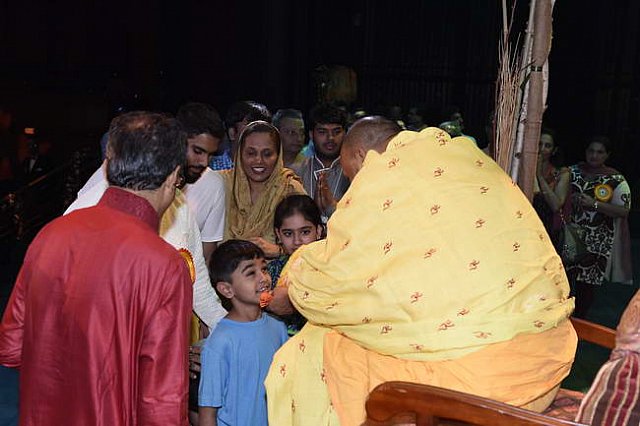 Gurudev1-7-12-14-9494-DDeRosaPhoto