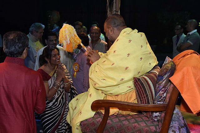 Gurudev1-7-12-14-9532-DDeRosaPhoto