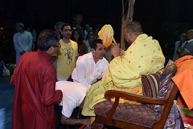 Gurudev1-7-12-14-9537-DDeRosaPhoto