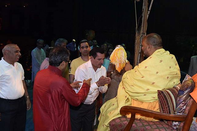 Gurudev1-7-12-14-9538-DDeRosaPhoto