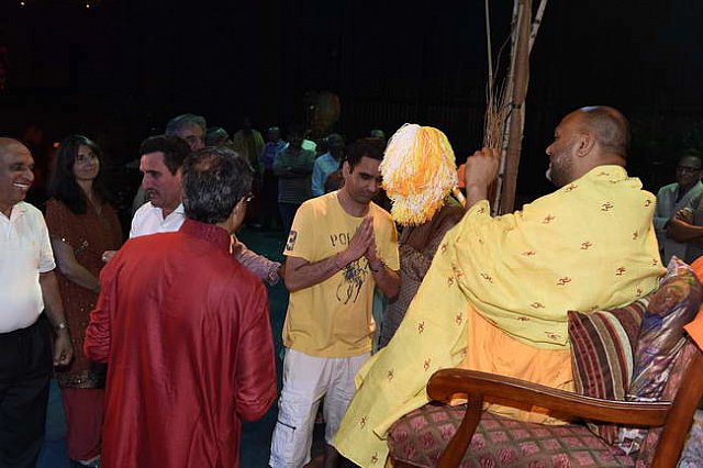 Gurudev1-7-12-14-9539-DDeRosaPhoto