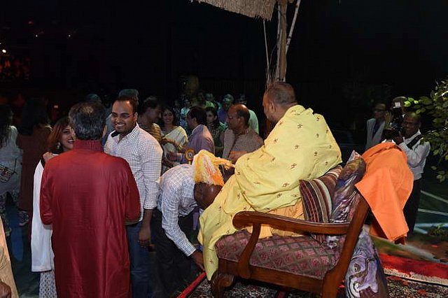 Gurudev1-7-12-14-9550-DDeRosaPhoto