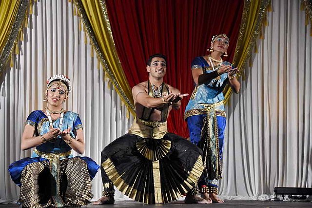 Gurudev1-7-11-14-6277-DDeRosaPhoto