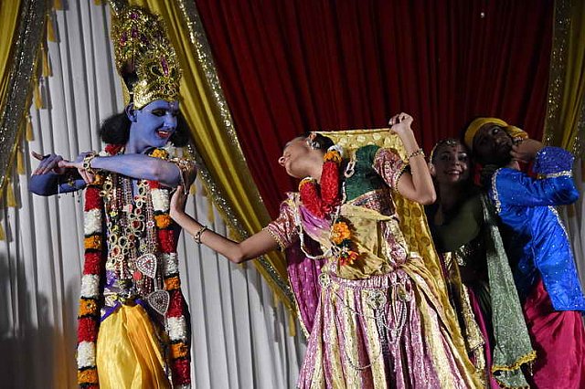 Gurudev1-7-11-14-6307-DDeRosaPhoto