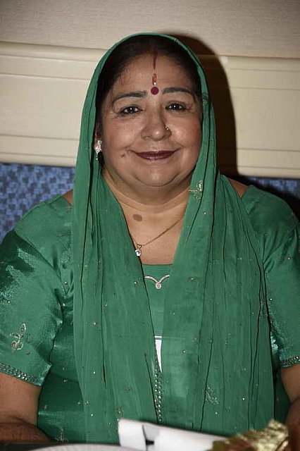 Gurudev1-7-12-14-6774-DDeRosaPhoto